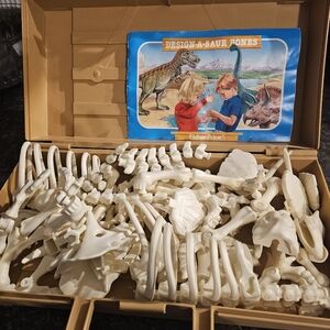 Vtg 1988 Fisher Price Design-A-Saur Bone Dinosaur Building Kit COMPLETE 38 Piece